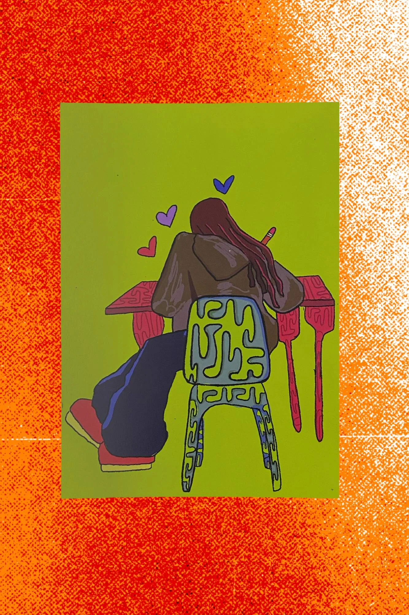 Ilustración de una niña de espaldas dibujando en su escritorio, con corazones